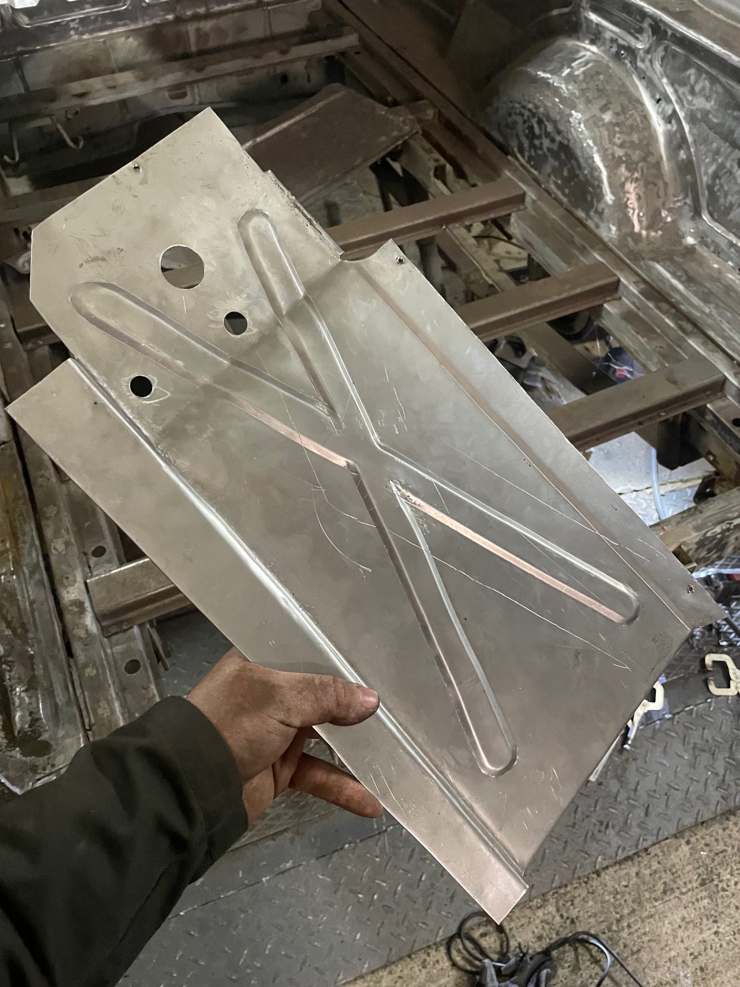 Výstuha korby VW Caddy mk1